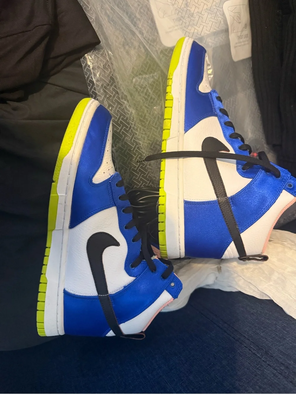 High dunk blue stain size 10 women Top Sneakers with Neon Sole